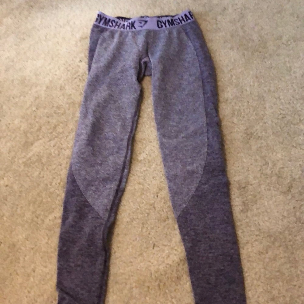 Gym shark leggings